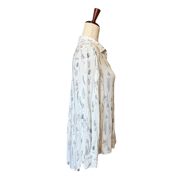 Velvet Heart Rayon Button Down Floral Black White High Low Shirt. Size M #1406 - Picture 3 of 7